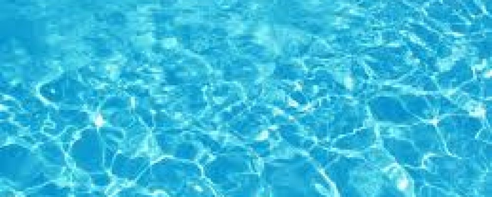 Mantenha a água da piscina limpa