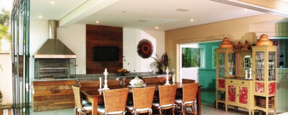 Espaço gourmet a beira da piscina