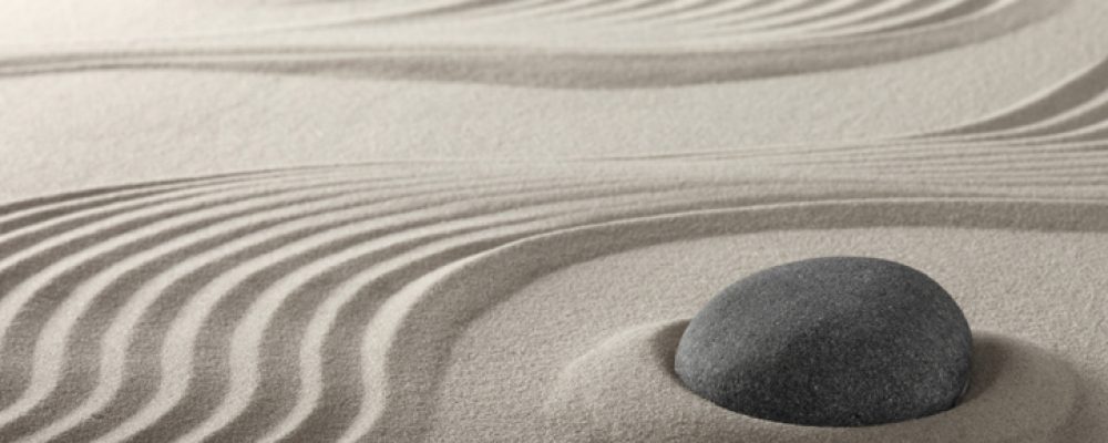 Jardim zen anexo à piscina – tendência