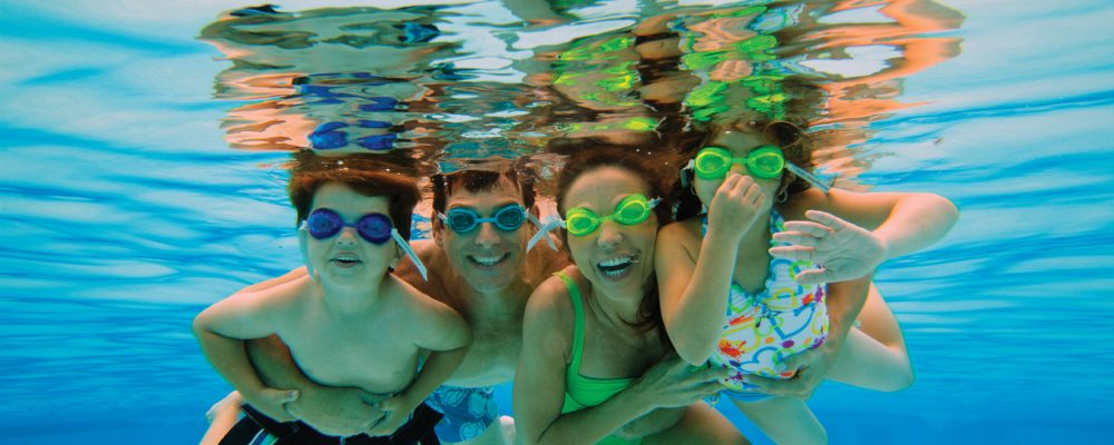 Kit verão: O que levar para a piscina?