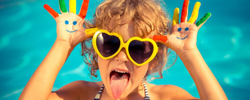 7 Brincadeiras para fazer na piscina durante as férias