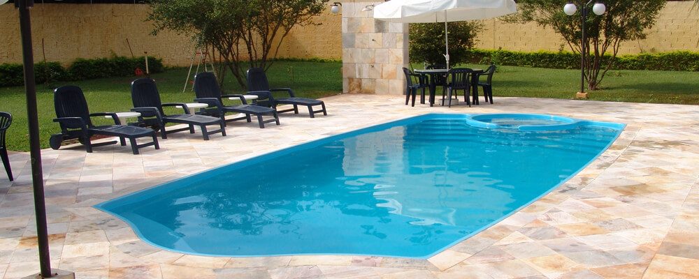 O que você precisa saber antes de investir em uma piscina de fibra?