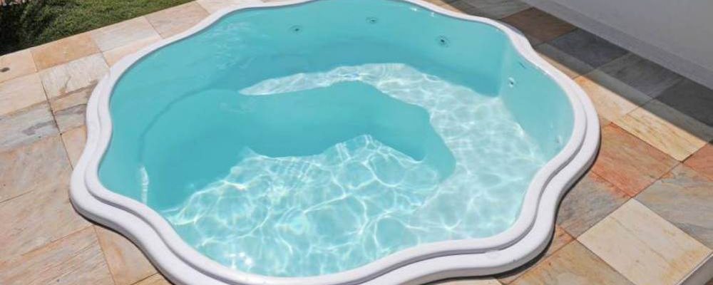 Piscinas de fibra: por que ter um spa na sua casa
